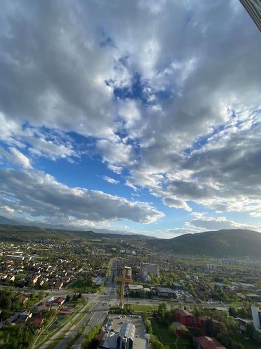 Cevahir Sky City Apartment With Spa, Pool & Fitness Included Skopje Buitenkant foto