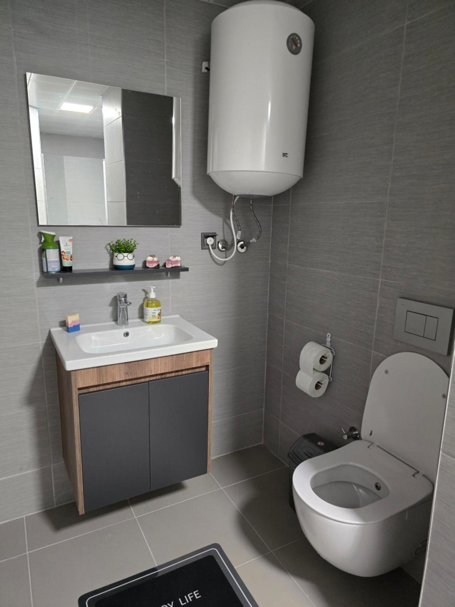 Cevahir Sky City Apartment With Spa, Pool & Fitness Included Skopje Buitenkant foto