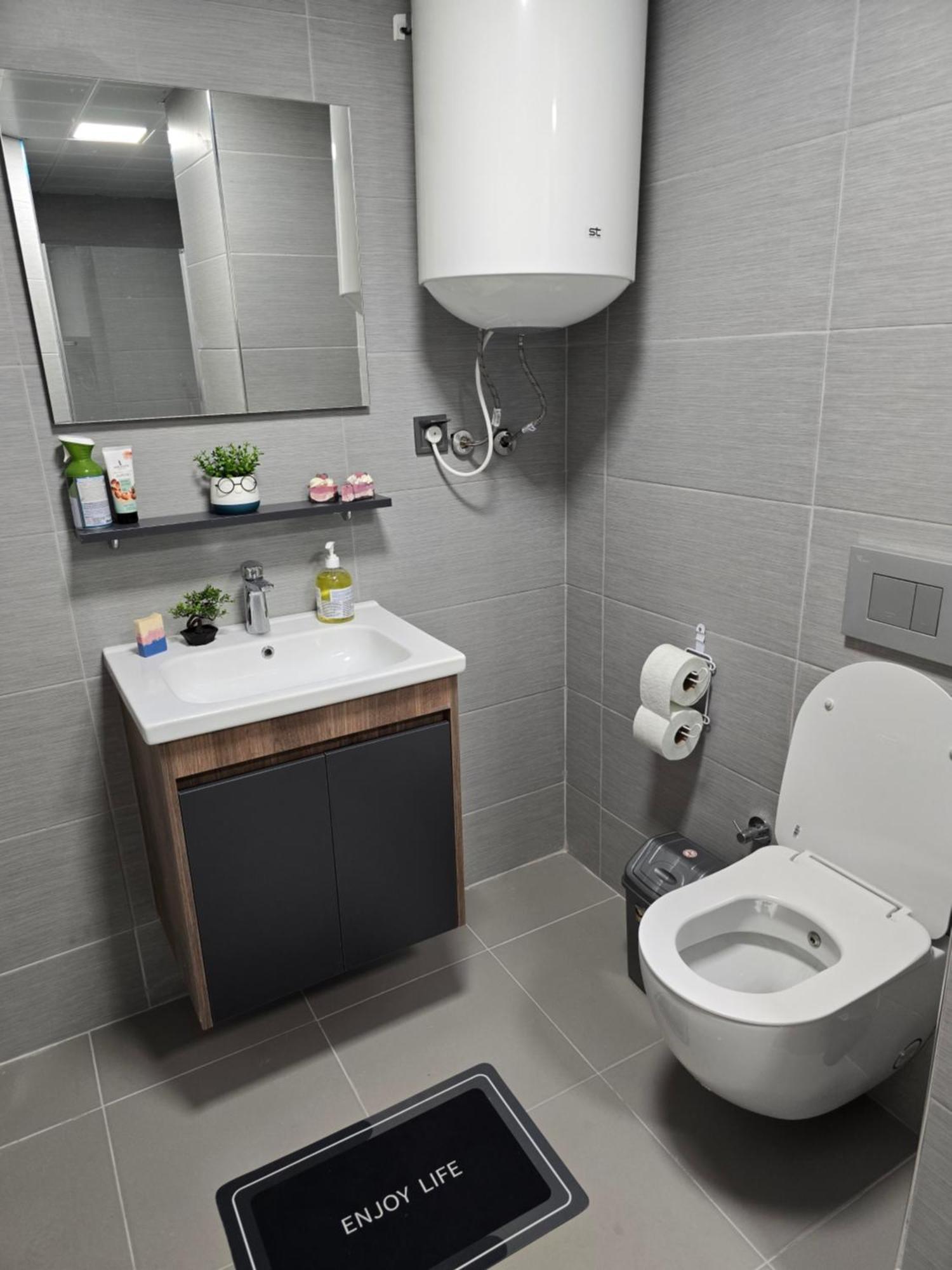 Cevahir Sky City Apartment With Spa, Pool & Fitness Included Skopje Buitenkant foto